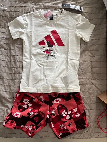 Mickey adidas çocuk takım 2-3 ve 3-4 yaş