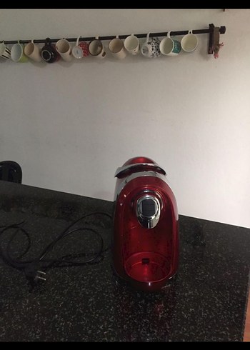 Beden Kırmızı Renkli Modern Kahve Makinesi