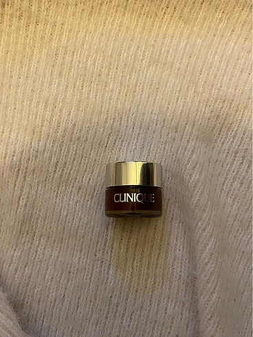Clinque black honey krem far