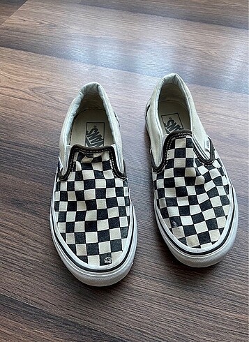 Vans slip on