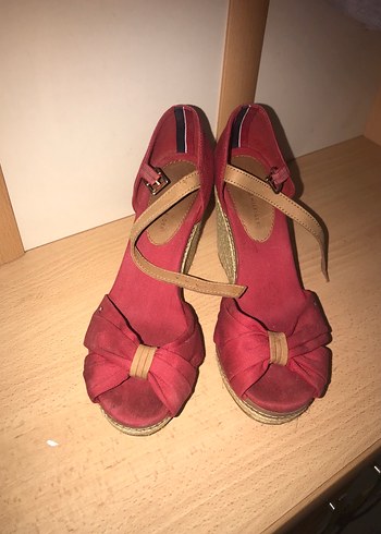 Kırmızı Süet Dolgu Topuklu Kadın Ayakkabı