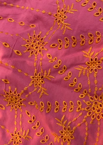 Nakışlı Fırfırlı Pembe Kız Elbisesi - Görsel 3