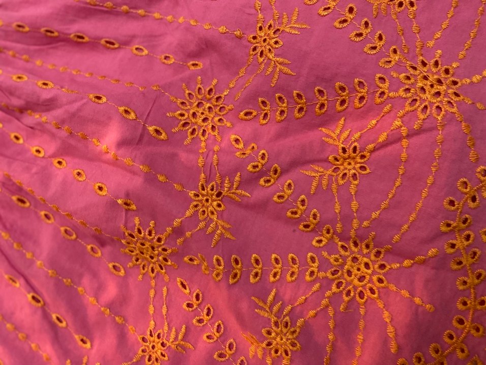 Nakışlı Fırfırlı Pembe Kız Elbisesi - Görsel 3