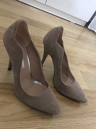 Diğer krem stiletto