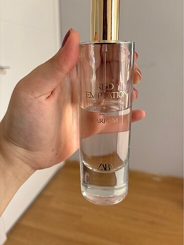 Zara red temptation parfüm