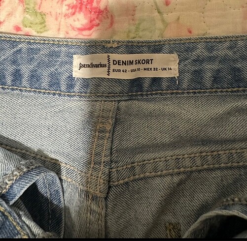 42 Beden Stradivarius 42 beden şort etek