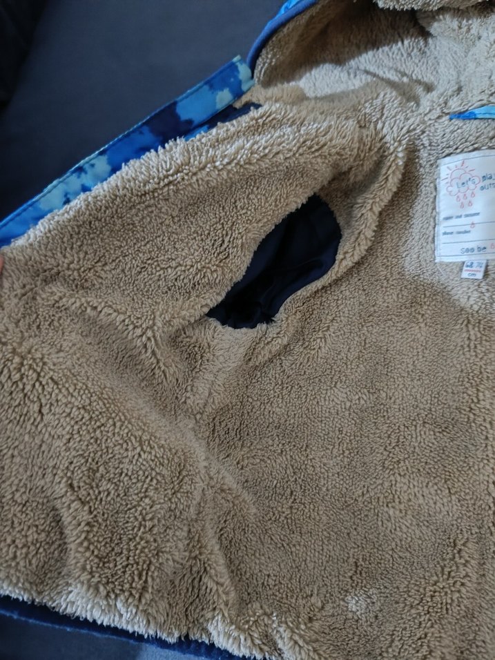 Erkek Çocuk Mavi Kapüşonlu Kürklü Mont - Görsel 4