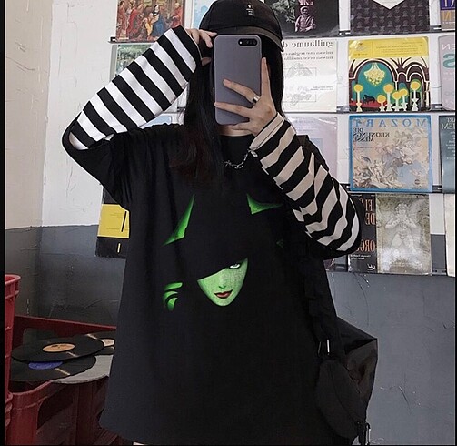 Halloween Noble Witch Baskılı Siyah Unisex Tshirt