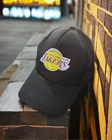 Urban Outfitters Lakers Baskılı Unisex Şapka