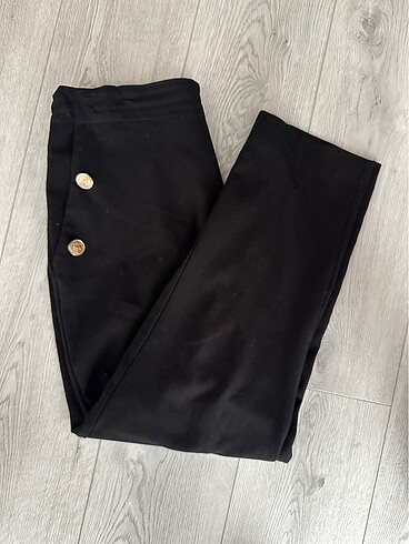 Zara metal düğmeli düz paça pantolon