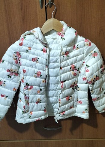 Çiçek Desenli Kapüşonlu Kız Mont - Görsel 2