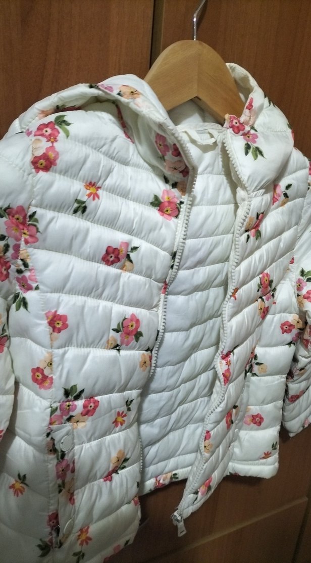 Çiçek Desenli Kapüşonlu Kız Mont - Görsel 3