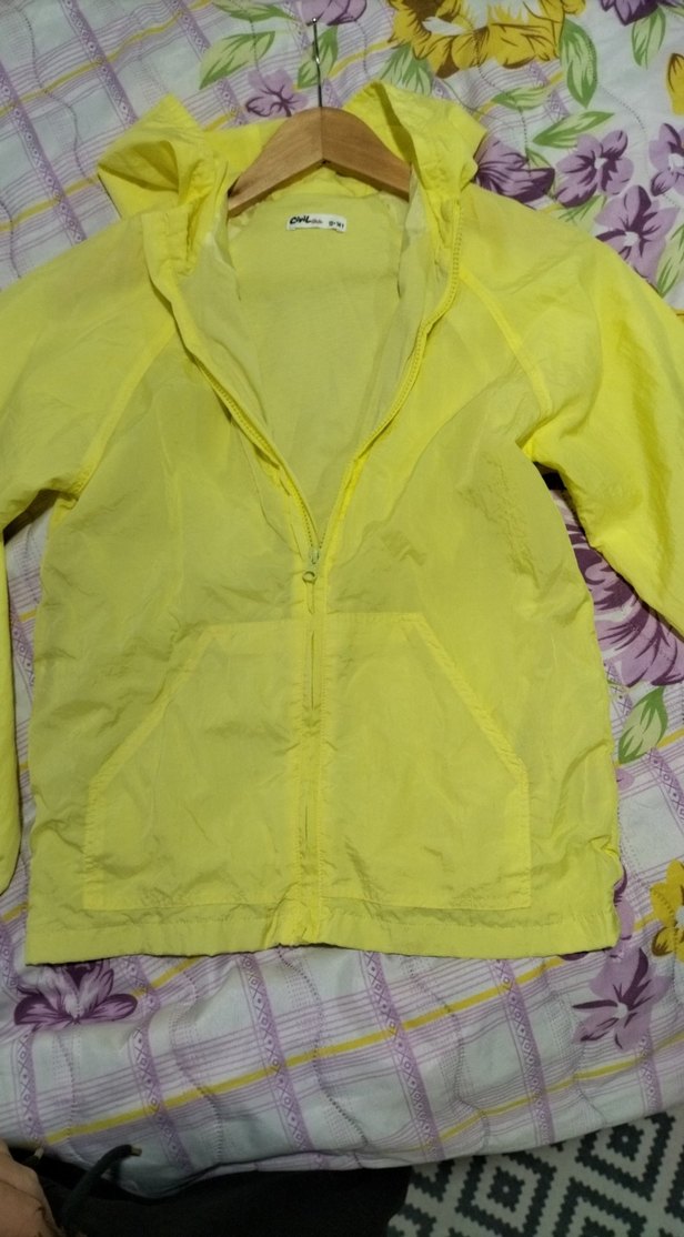 Kız Çocuk Sarı Kapüşonlu Yağmurluk - Görsel 3