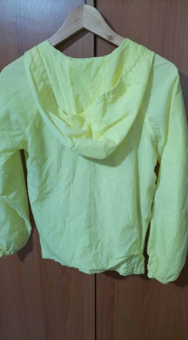 Kız Çocuk Sarı Kapüşonlu Yağmurluk - Görsel 4