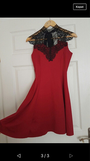 36 Beden Kırmızı omuz detaylı elbise