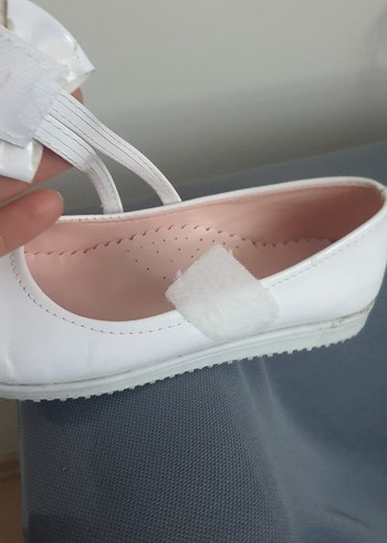 Kızlar için Beyaz Tokalı Bale Ayakkabısı - Görsel 4