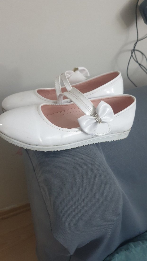 Kızlar için Beyaz Tokalı Bale Ayakkabısı - Görsel 3