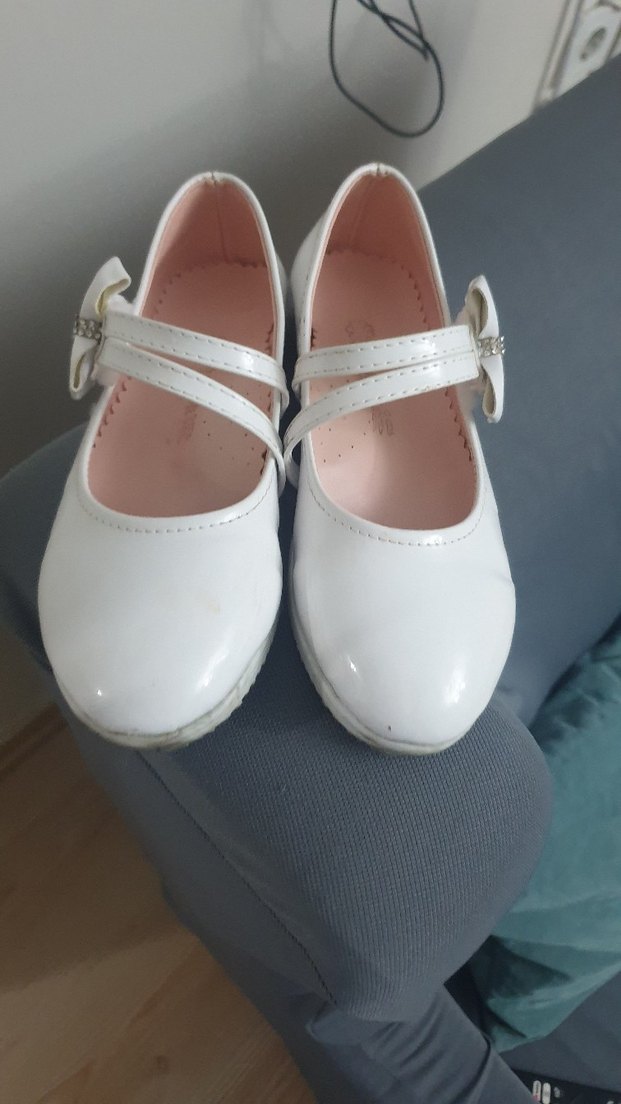 Kızlar için Beyaz Tokalı Bale Ayakkabısı - Görsel 2