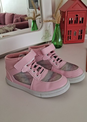 Kız Çocuk Pembe Bağcıklı ve Cırtlı Spor Ayakkabı