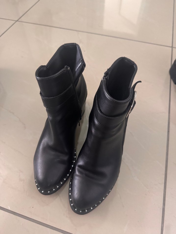 Tokalı Siyah Deri Kadın Topuklu Bot - Görsel 3