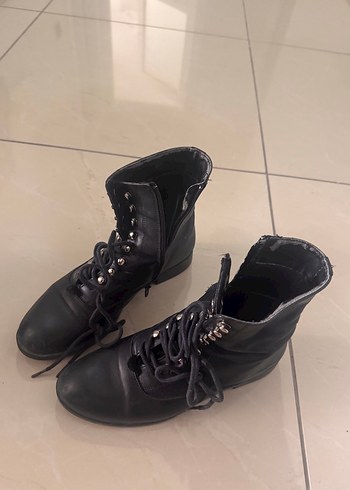 Siyah Deri Goth Tarzı Kadın Botları - Görsel 3