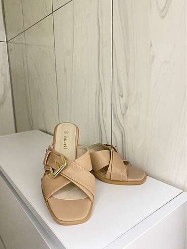 Bej topuklu terlik - Görsel 2