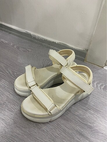 Beyaz sandalet - Görsel 2