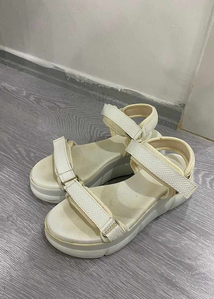 Beyaz sandalet - Görsel 2