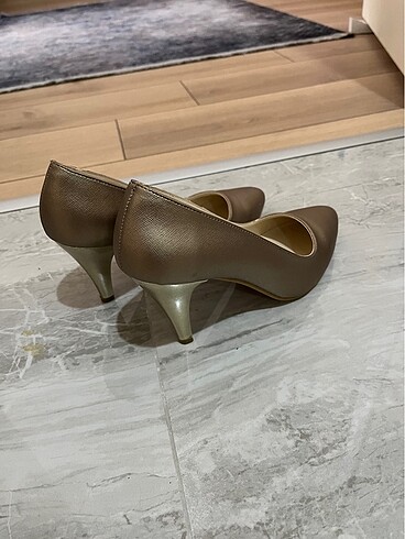 Diğer Vizon rengi stiletto