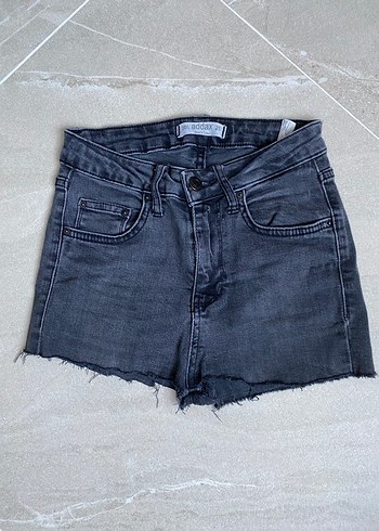 26 Beden Kadın Koyu Gri Mini Denim Şort