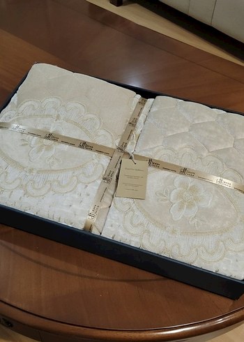 Nakışlı, güpürlü Kadife Yatak Örtüsü / Pike Takımı - Görsel 2