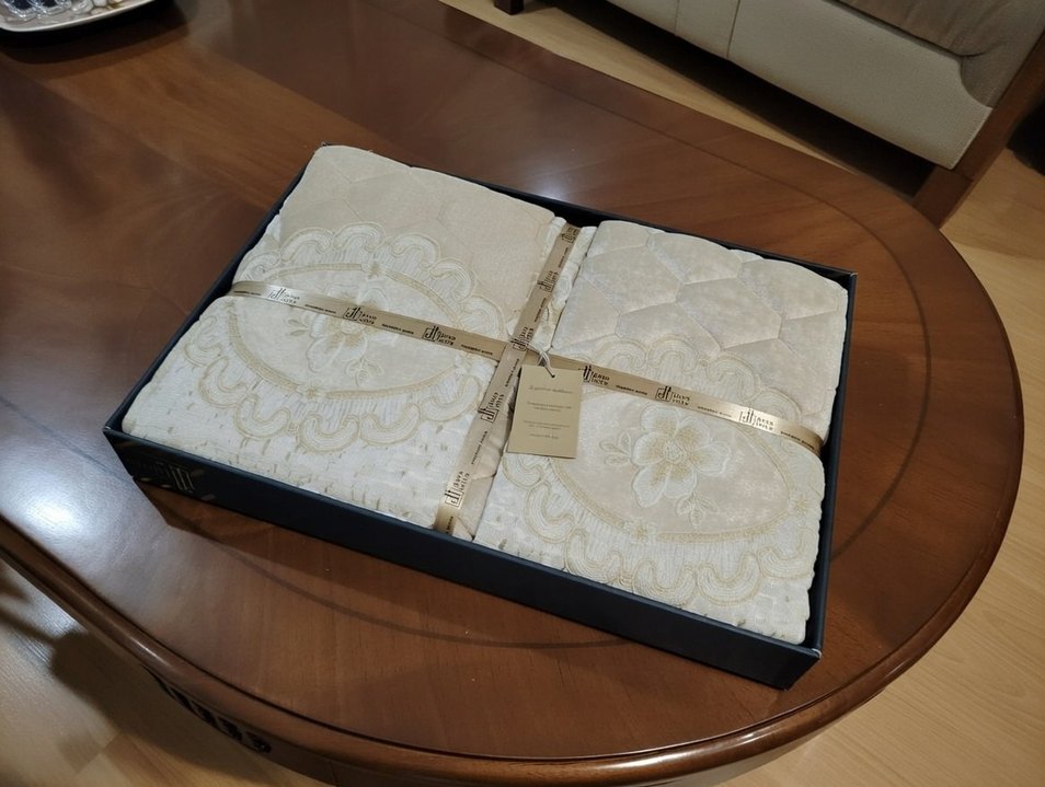 Nakışlı, güpürlü Kadife Yatak Örtüsü / Pike Takımı - Görsel 2