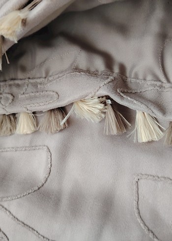 Ponponlu Koyu Bej Yatak Örtüsü Takımı - 5 Parça - Jakarlı - Görsel 8