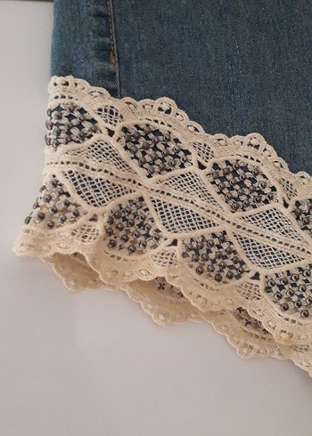 Dantel Detaylı Mavi Kot Skınny Şort - Görsel 3