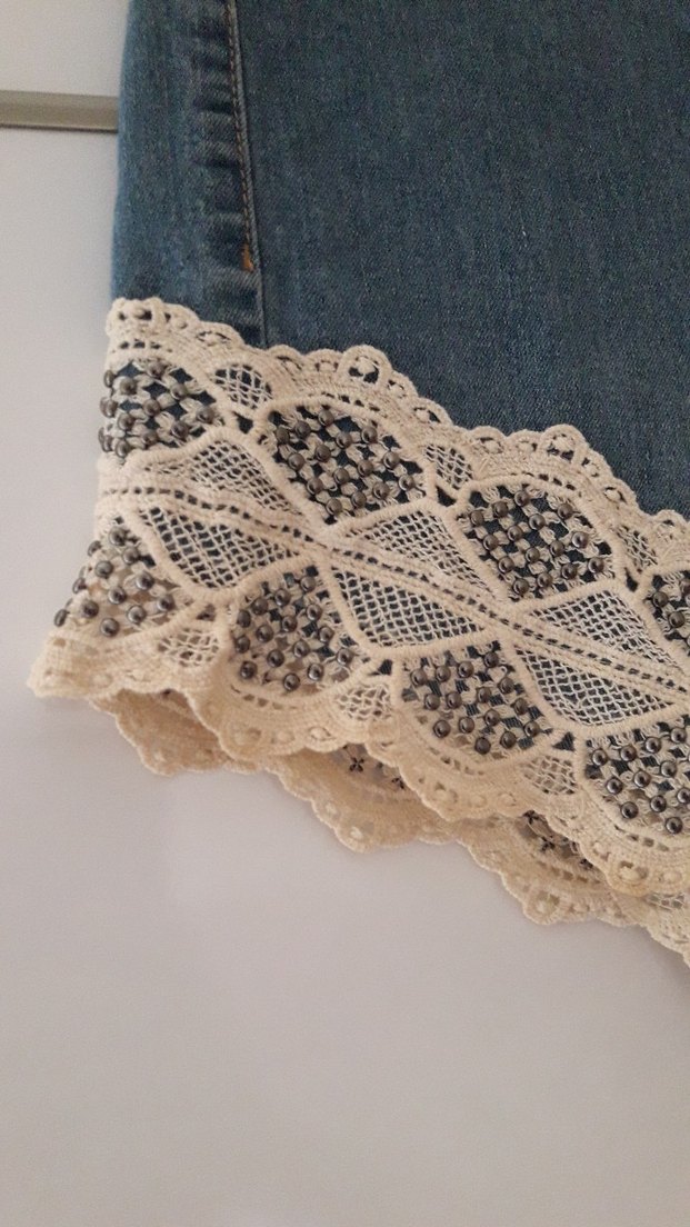 Dantel Detaylı Mavi Kot Skınny Şort - Görsel 3