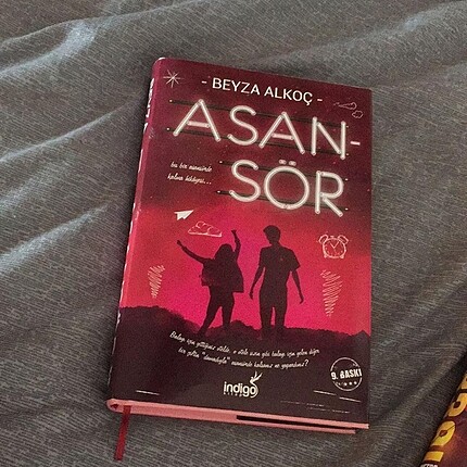 Asansör Kitap
