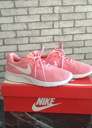 Nike spor ayakkabı pembe ve mavi