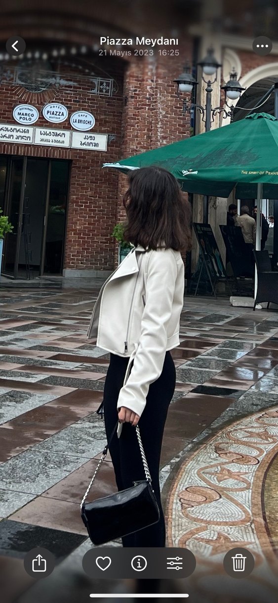 Beyaz kemerli deri ceket - Görsel 2