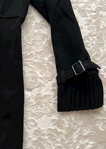 Düğmeli Siyah Kaban - Görsel 2