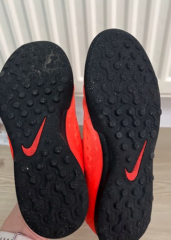 Kırmızı Bağcıklı Erkek Futbol Ayakkabısı - Görsel 5