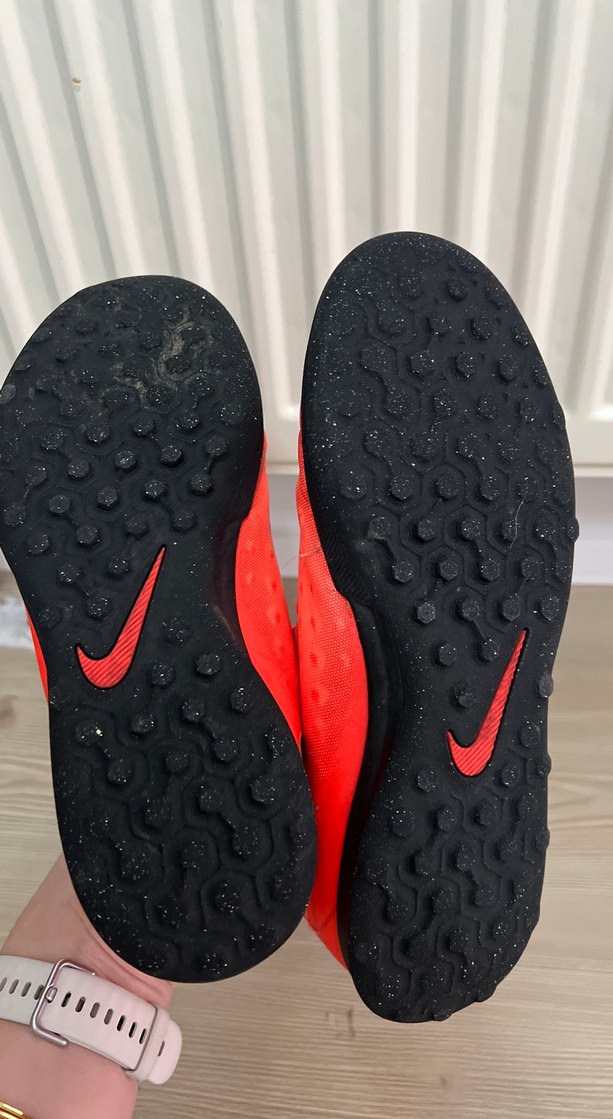 Kırmızı Bağcıklı Erkek Futbol Ayakkabısı - Görsel 5