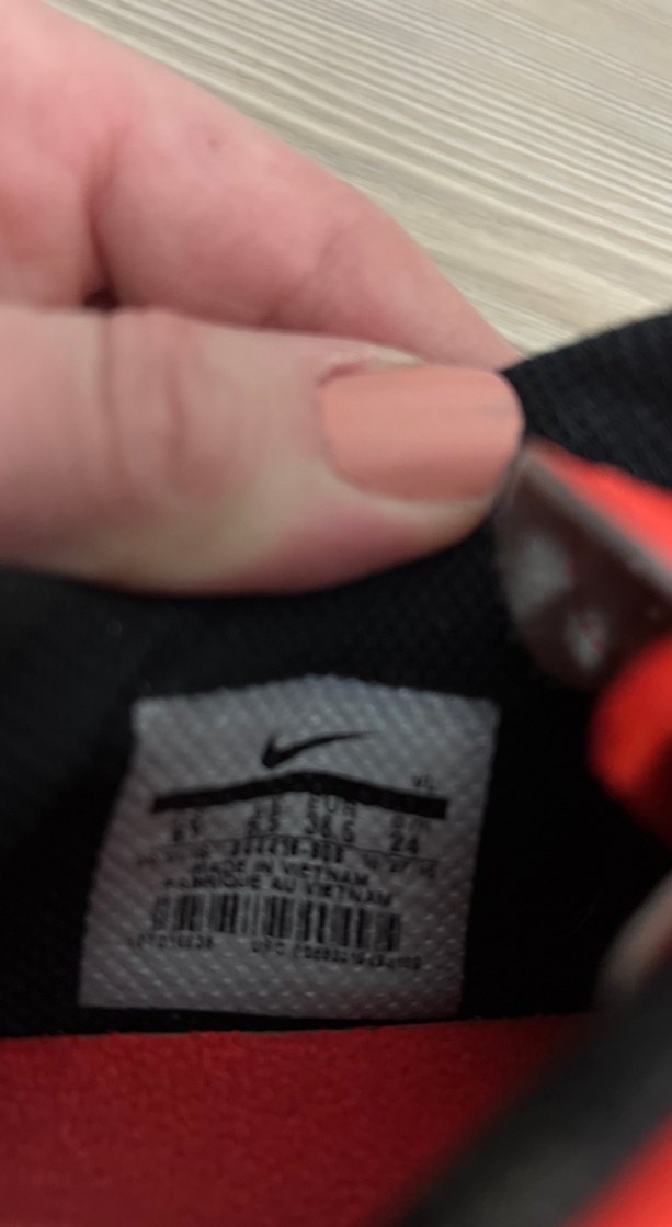 Kırmızı Bağcıklı Erkek Futbol Ayakkabısı - Görsel 4