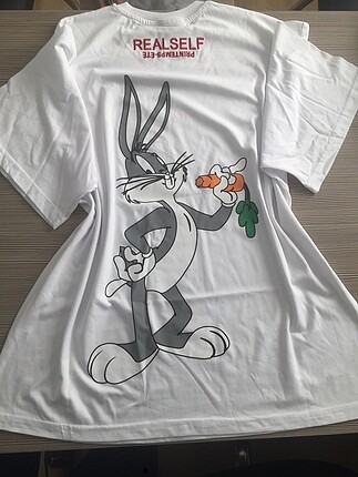 Sırtta baskılı pamuklu tshirt