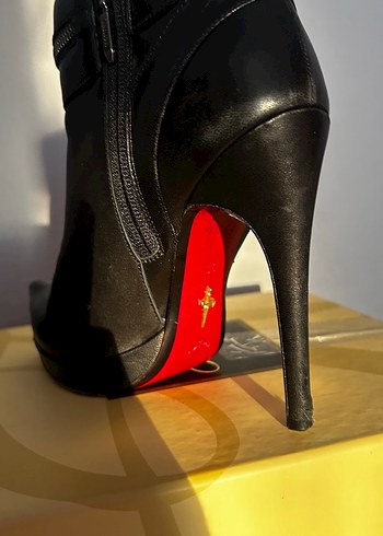 36 Beden Goth cesare paciotti leather boots