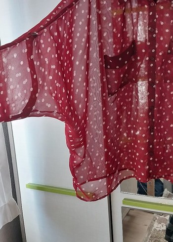 Kırmızı Puantiyeli Düğmeli Kadın Gömlek - Görsel 4
