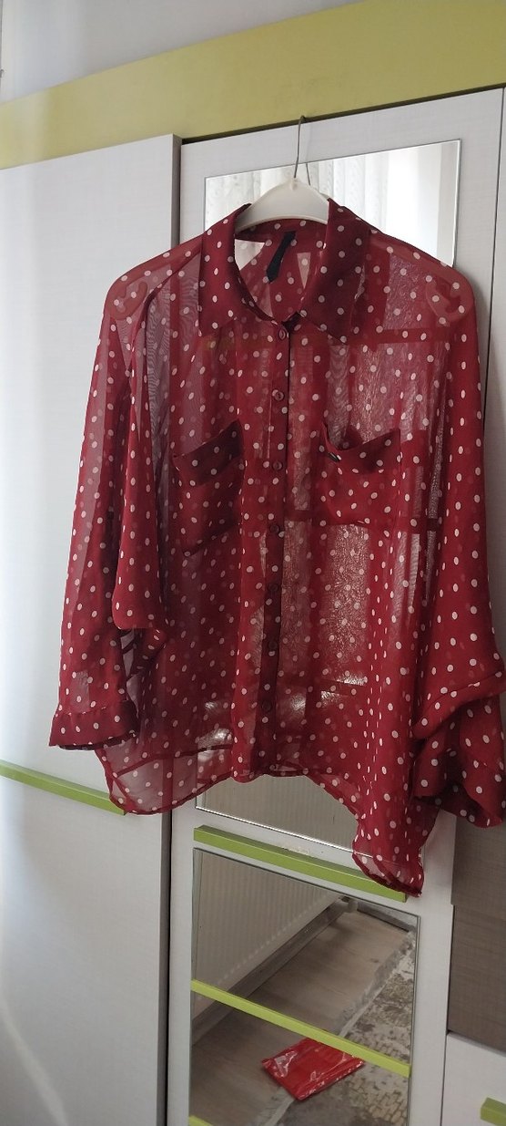 Kırmızı Puantiyeli Düğmeli Kadın Gömlek - Görsel 3