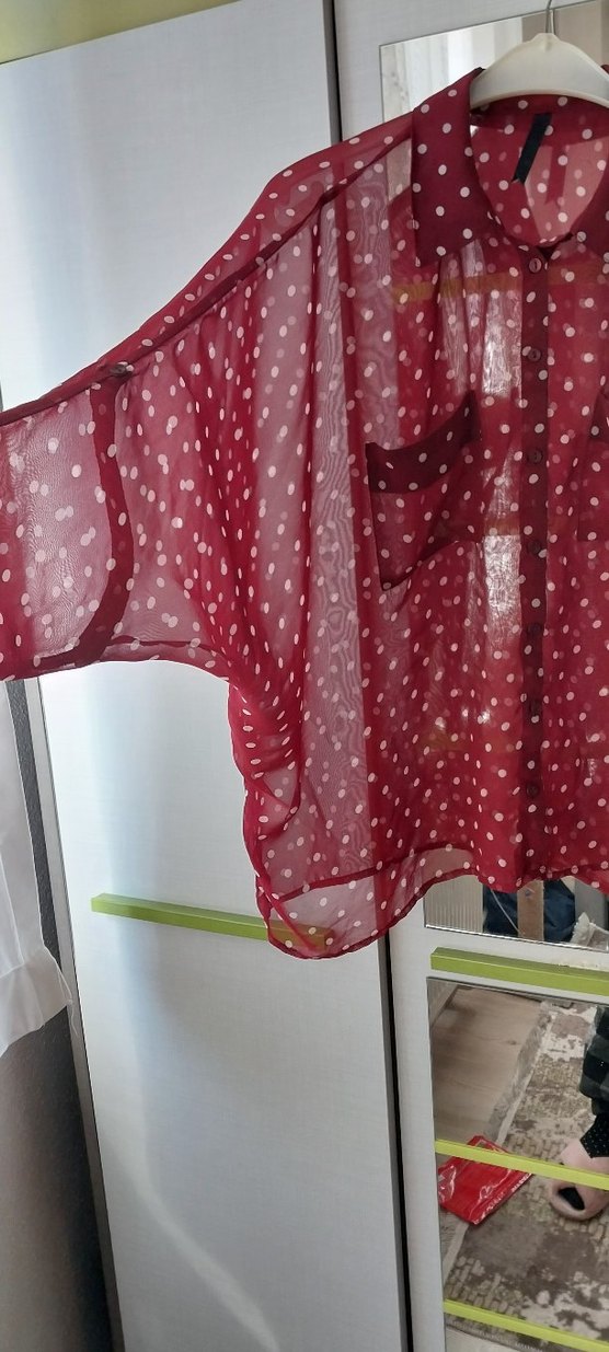 Kırmızı Puantiyeli Düğmeli Kadın Gömlek - Görsel 4