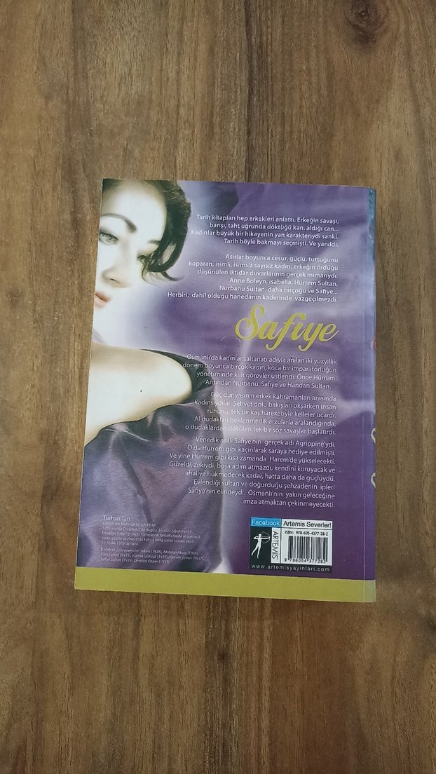 Safiye - Turhan Tan Romanı - Görsel 2