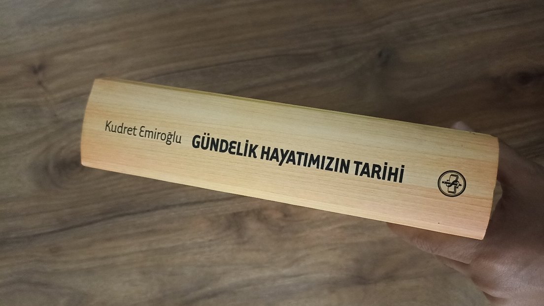 Gündelik Hayatımızın Tarihi - Kudret Emiroğlu - Görsel 4