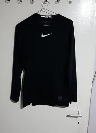 Nike ProFit Uzun Kollu